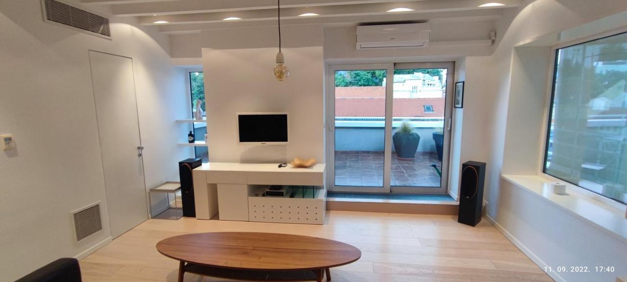 Artissimo Roofterace Appartement Zagreb Buitenkant foto