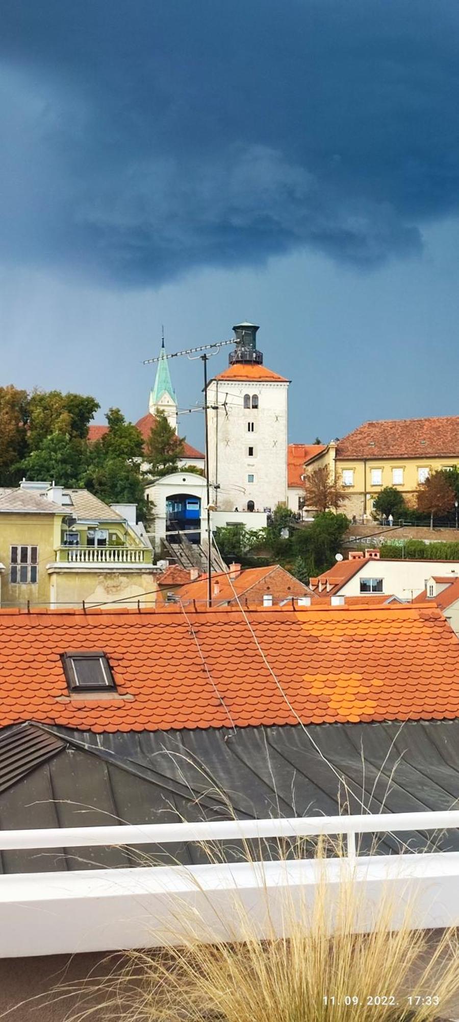 Artissimo Roofterace Appartement Zagreb Buitenkant foto